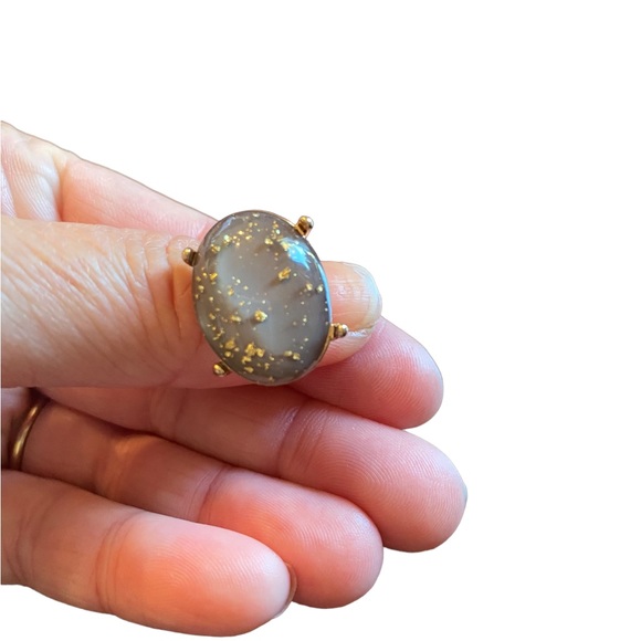 Speckled Gold Oval Brown Stone Ring - Picture 6 of 6